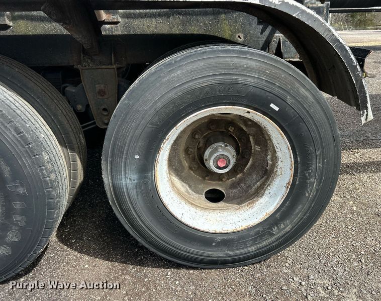 image for item EK2792 1991 Etnyre TR6 tank trailer