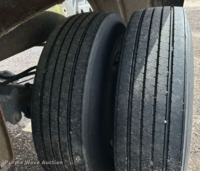 image for item EK2792 1991 Etnyre TR6 tank trailer