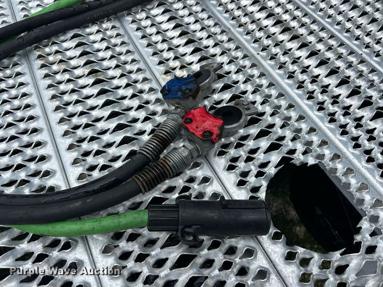 image for item EK8078 2020 Peterbilt 579 semi truck