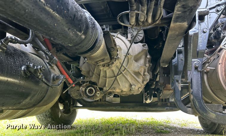 image for item EK8078 2020 Peterbilt 579 semi truck