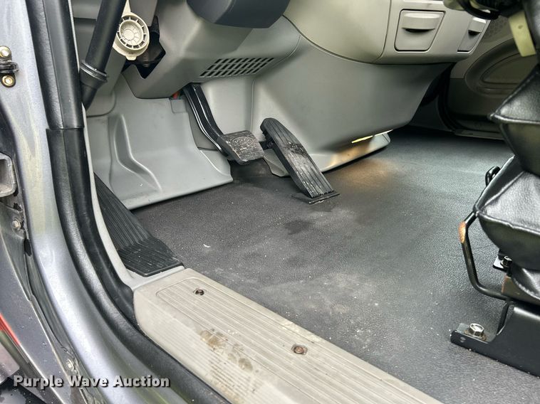 image for item EK8078 2020 Peterbilt 579 semi truck