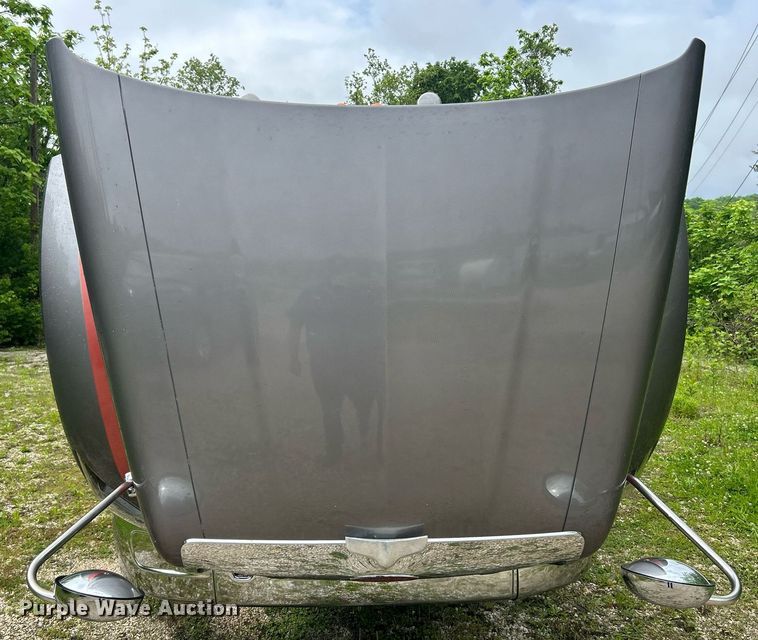 image for item EK8078 2020 Peterbilt 579 semi truck