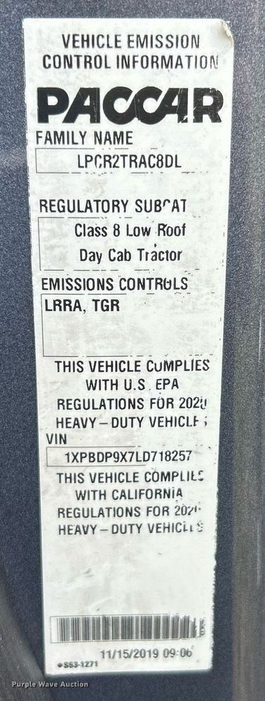 image for item EK8078 2020 Peterbilt 579 semi truck