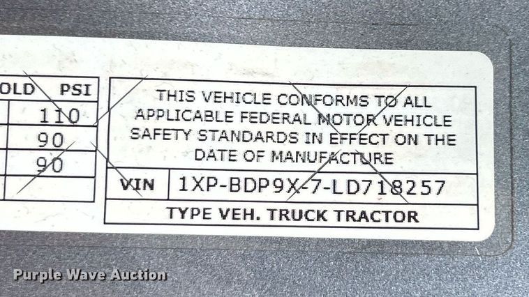 image for item EK8078 2020 Peterbilt 579 semi truck