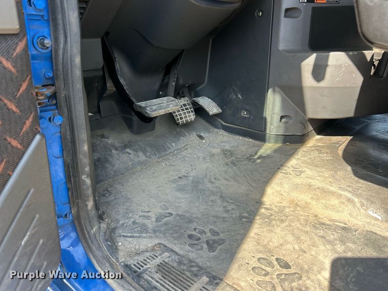 image for item EK8102 2009 Mack CXU semi truck