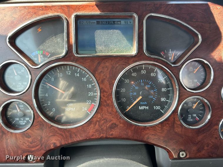 image for item EK8102 2009 Mack CXU semi truck