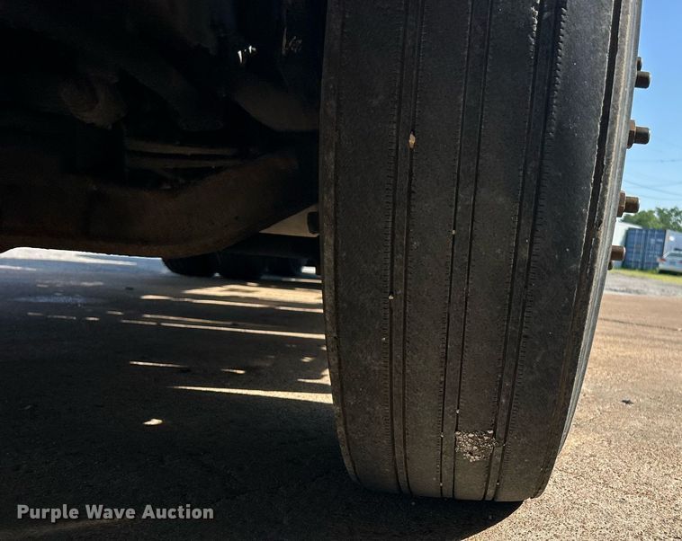 image for item EK8102 2009 Mack CXU semi truck