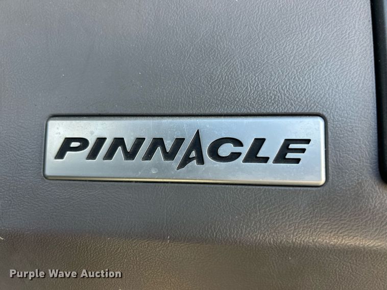 image for item EK8102 2009 Mack CXU semi truck