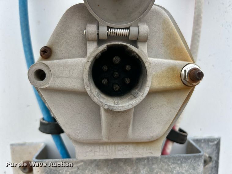 image for item EK8106 2007 Vanguard VIP4000 dry van trailer