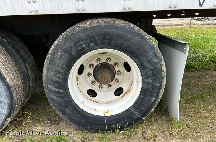 image for item EK8106 2007 Vanguard VIP4000 dry van trailer