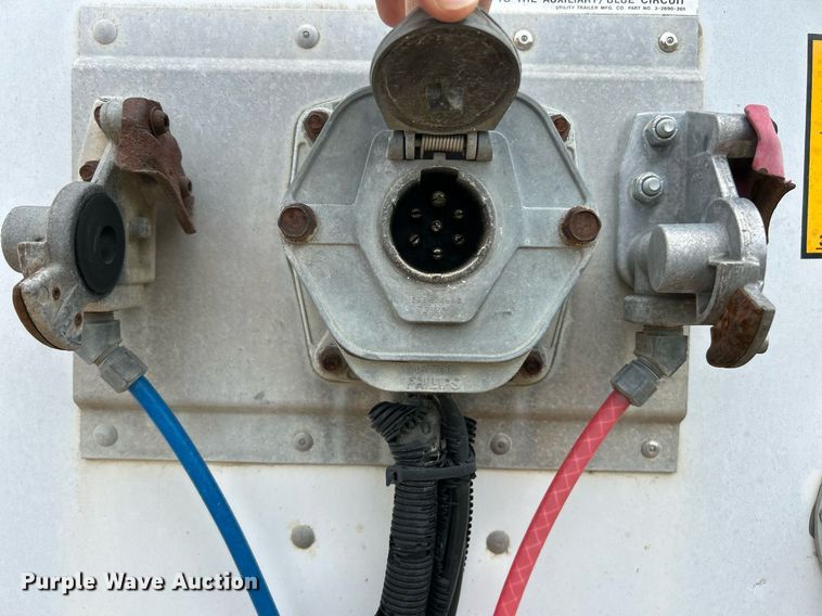 image for item EK8110 2001 Utility VS2DG dry van trailer