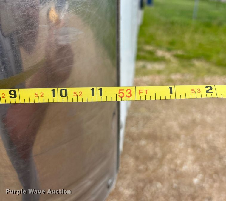 image for item EK8110 2001 Utility VS2DG dry van trailer