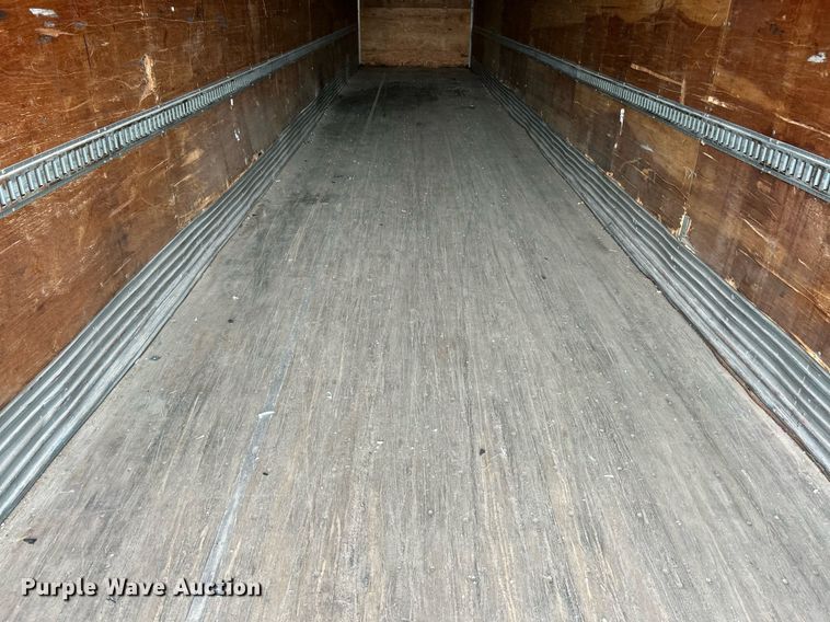 image for item EK8110 2001 Utility VS2DG dry van trailer