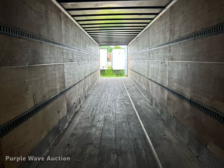 image for item EK8110 2001 Utility VS2DG dry van trailer