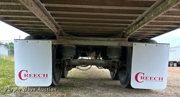 image for item EK8110 2001 Utility VS2DG dry van trailer