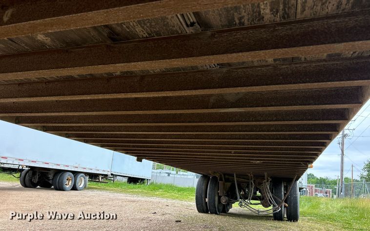 image for item EK8110 2001 Utility VS2DG dry van trailer