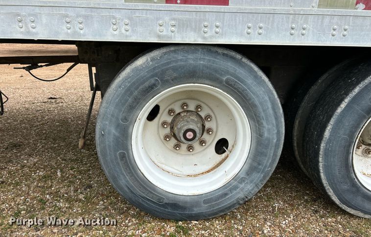 image for item EK8110 2001 Utility VS2DG dry van trailer
