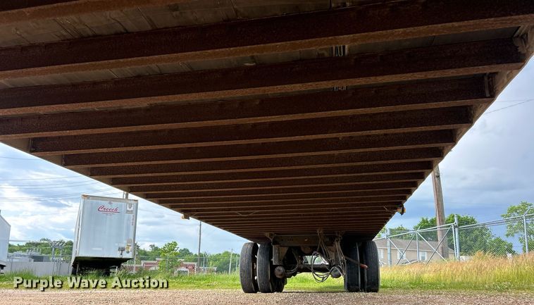 image for item EK8111 2005 Utility VS2DC dry van trailer