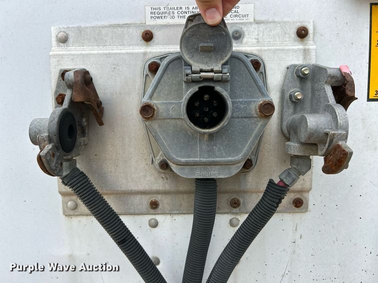 image for item EK8113 2007 Utility VS2DC dry van trailer