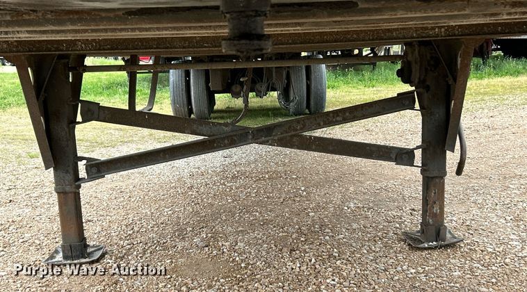 image for item EK8113 2007 Utility VS2DC dry van trailer