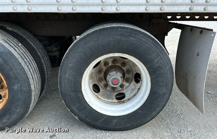 image for item EK8117 2007 Hyundai dry van trailer