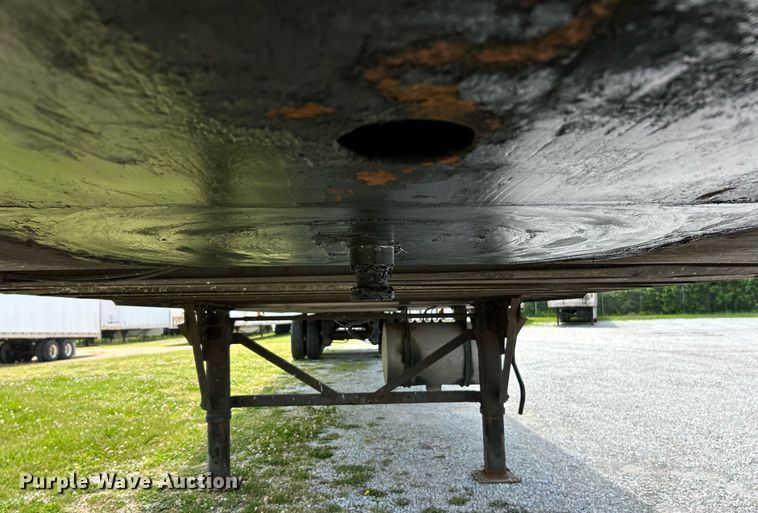 image for item EK8118 2011 Wabash refrigerated van trailer