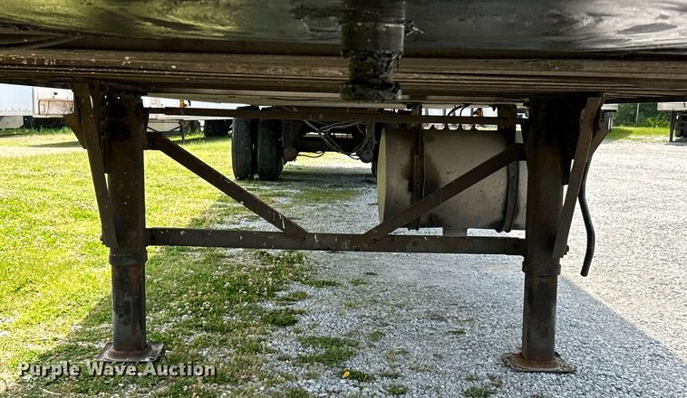 image for item EK8118 2011 Wabash refrigerated van trailer