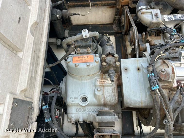 image for item EK8118 2011 Wabash refrigerated van trailer