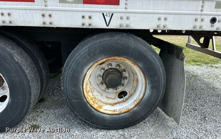 image for item EK8118 2011 Wabash refrigerated van trailer