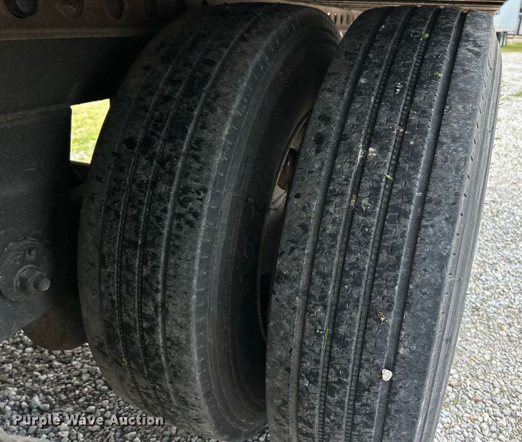 image for item EK8118 2011 Wabash refrigerated van trailer