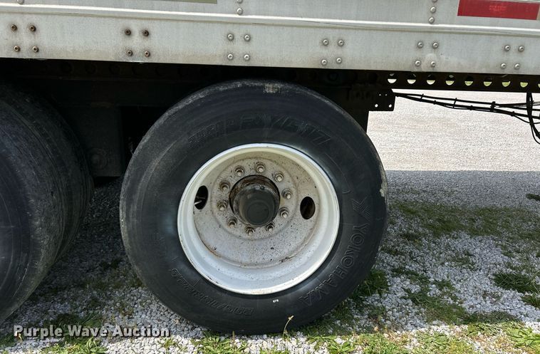 image for item EK8118 2011 Wabash refrigerated van trailer