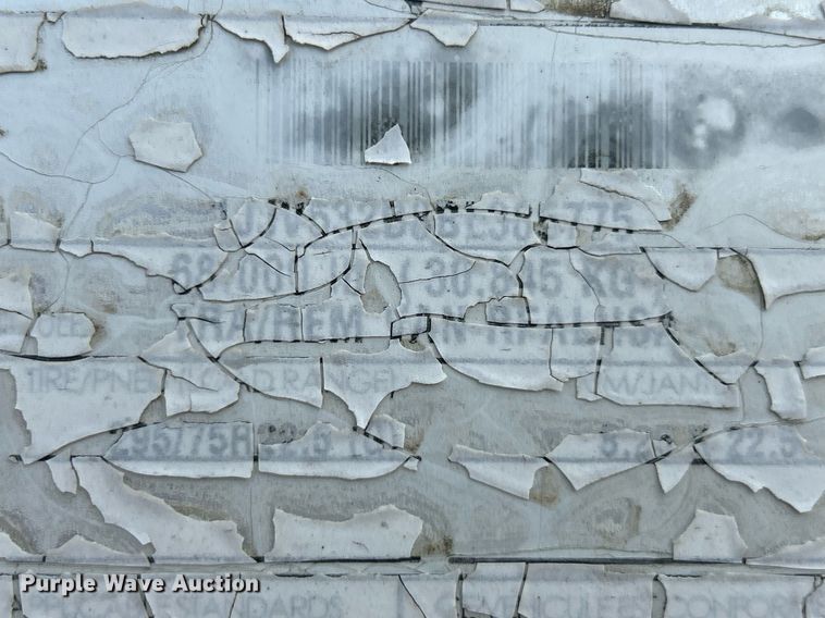 image for item EK8118 2011 Wabash refrigerated van trailer