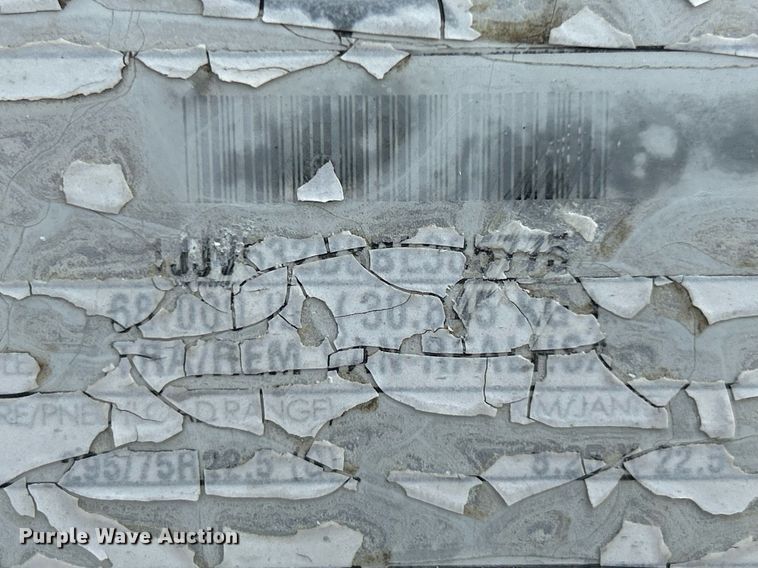 image for item EK8118 2011 Wabash refrigerated van trailer