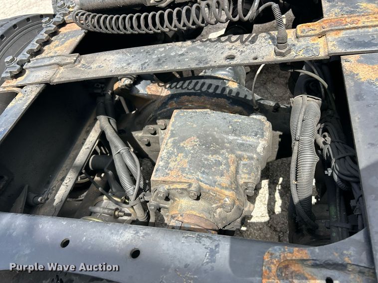 image for item EK8125 2010 Freightliner Cascadia semi truck