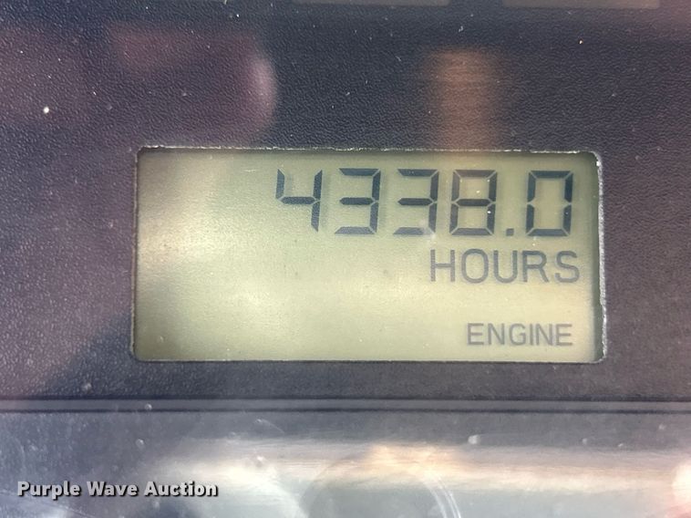 image for item EK8125 2010 Freightliner Cascadia semi truck