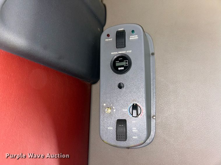 image for item EK8125 2010 Freightliner Cascadia semi truck