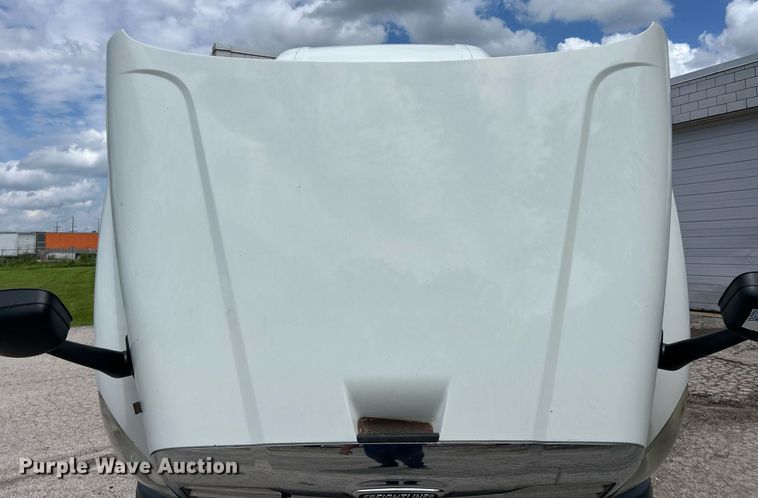 image for item EK8125 2010 Freightliner Cascadia semi truck