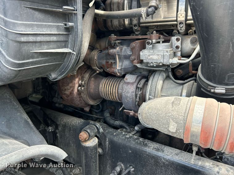 image for item EK8125 2010 Freightliner Cascadia semi truck