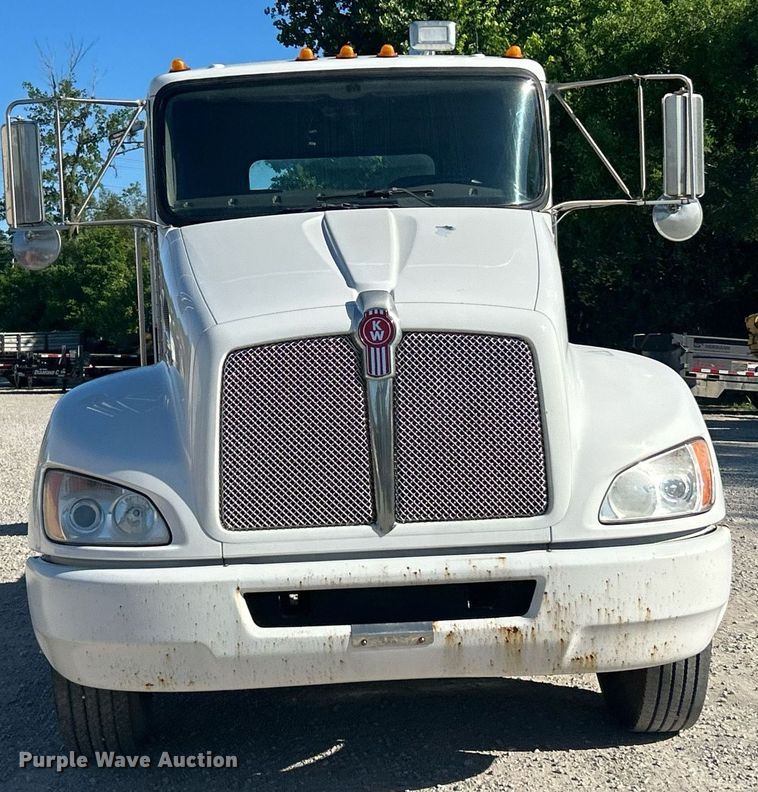 image for item EK8146 2015 Kenworth T370 truck cab and chassis