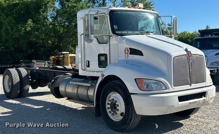 image for item EK8146 2015 Kenworth T370 truck cab and chassis