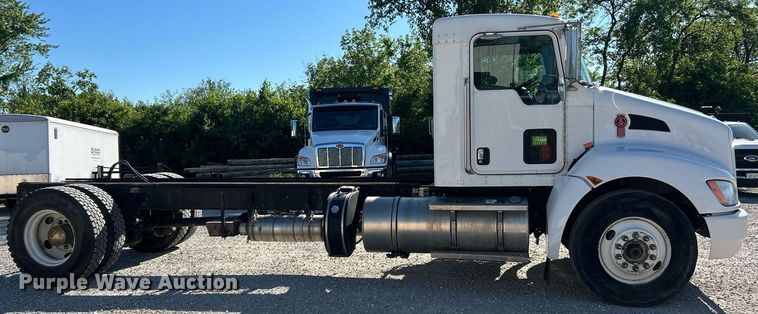 image for item EK8146 2015 Kenworth T370 truck cab and chassis