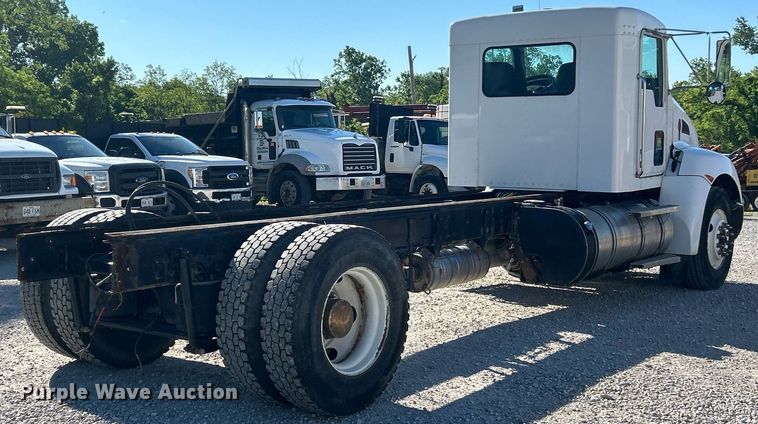 image for item EK8146 2015 Kenworth T370 truck cab and chassis