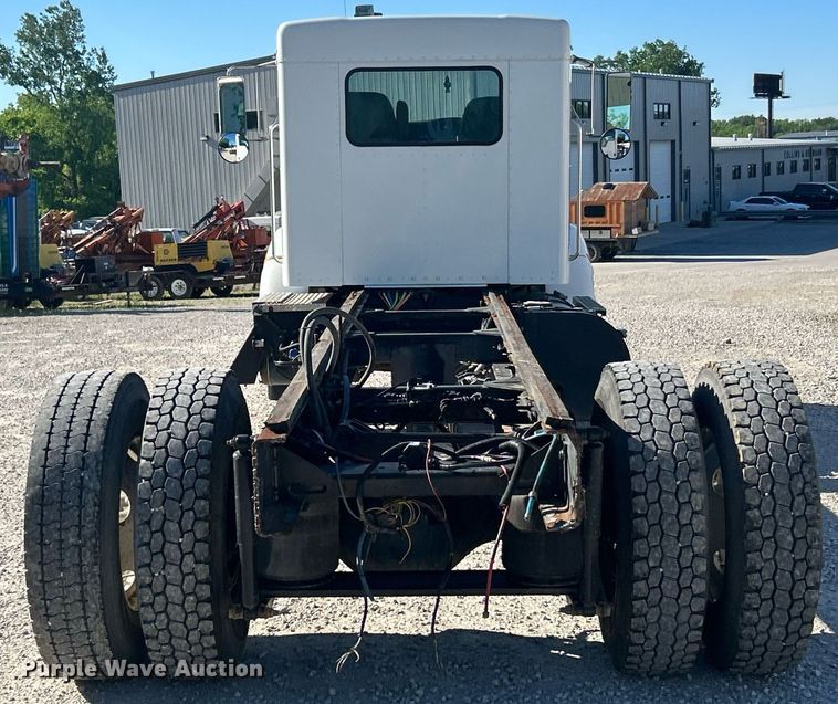 image for item EK8146 2015 Kenworth T370 truck cab and chassis