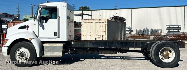 image for item EK8146 2015 Kenworth T370 truck cab and chassis