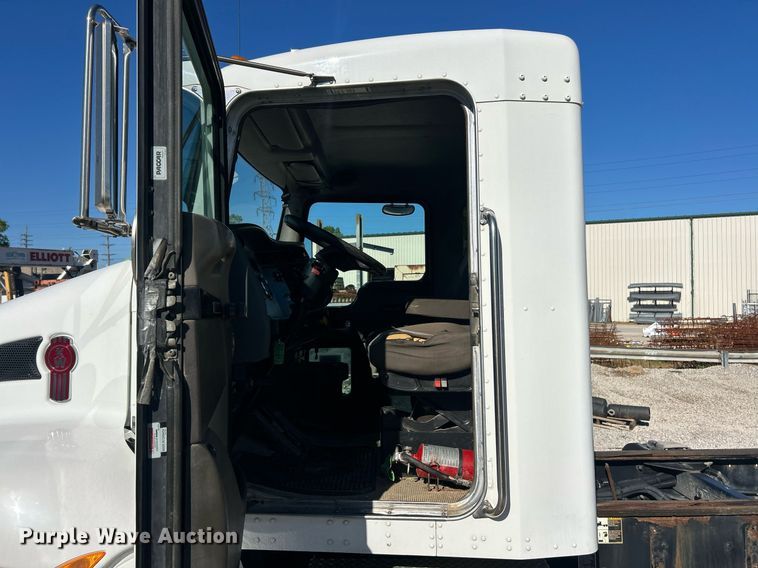 image for item EK8146 2015 Kenworth T370 truck cab and chassis