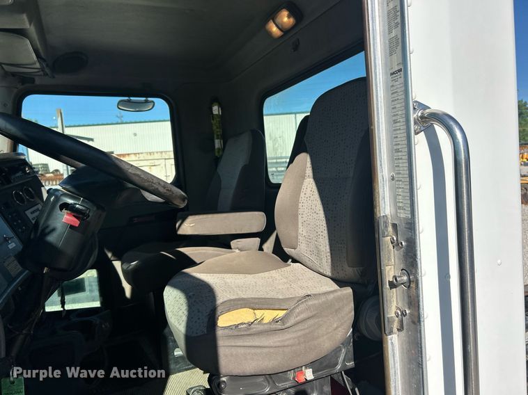 image for item EK8146 2015 Kenworth T370 truck cab and chassis