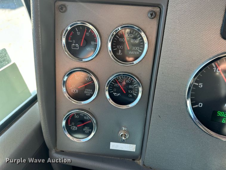 image for item EK8146 2015 Kenworth T370 truck cab and chassis