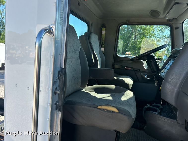 image for item EK8146 2015 Kenworth T370 truck cab and chassis