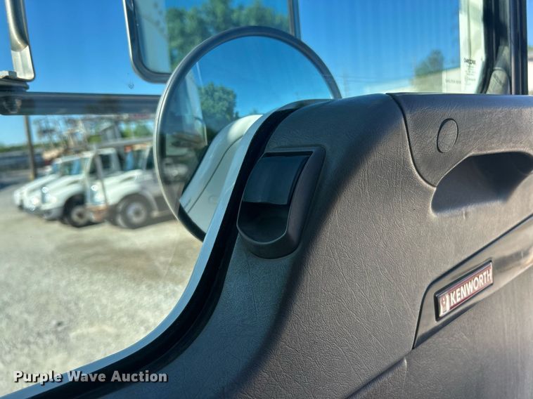 image for item EK8146 2015 Kenworth T370 truck cab and chassis