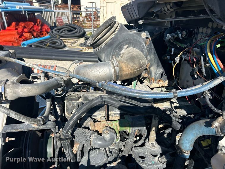 image for item EK8146 2015 Kenworth T370 truck cab and chassis